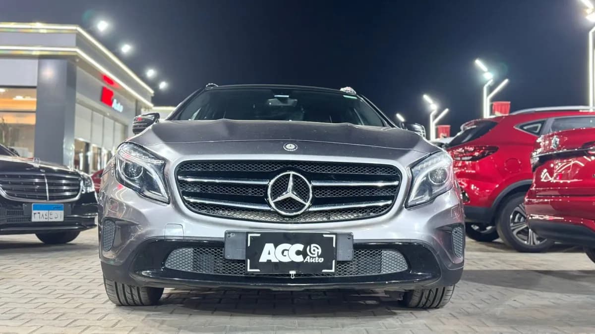مرسيدس بنز GLA 200 2015 ايه ام جي رمادي أوتوماتيك — مستعملة
