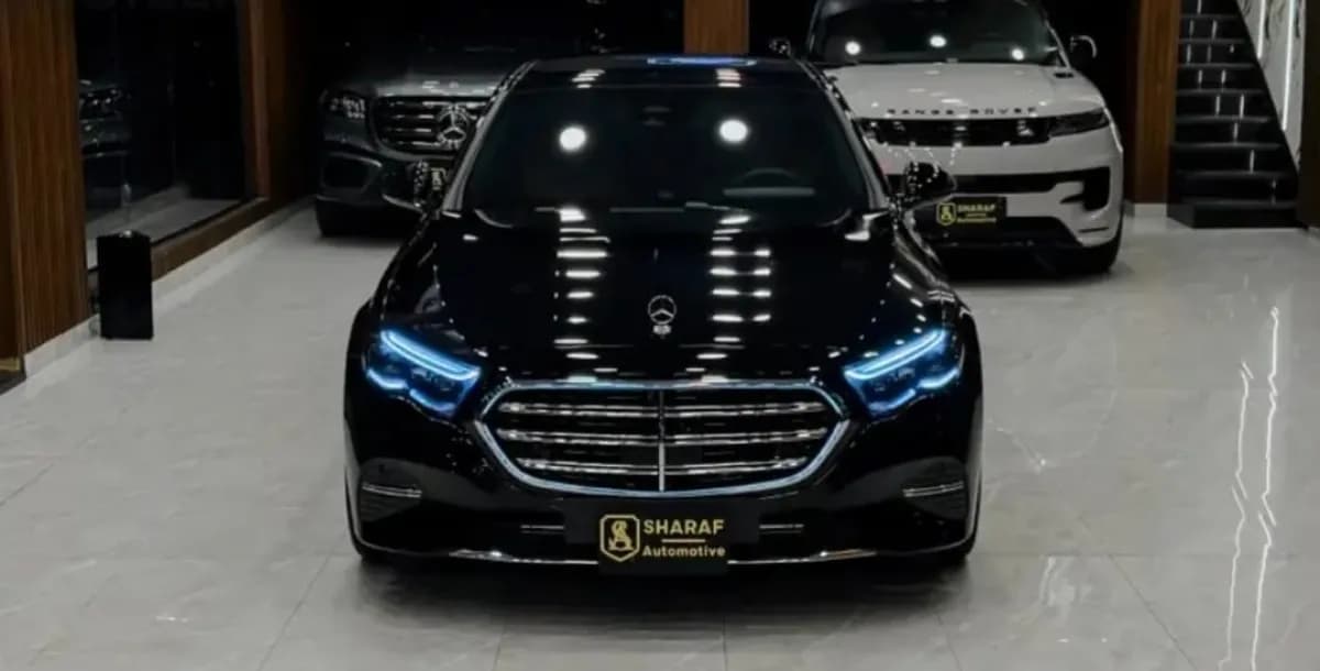 مرسيدس بنز E200 2026 اكسكلوسيف أسود أوتوماتيك — جديدة