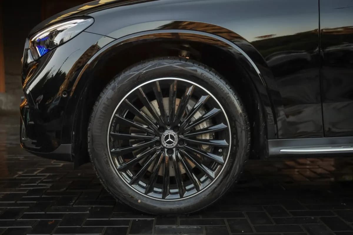 مرسيدس بنز GLC 300 2026 برميم بلس أسود أوتوماتيك — جديدة