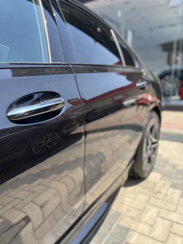 مرسيدس بنز C200 2025 ايه ام جي أسود أوتوماتيك — مستعملة