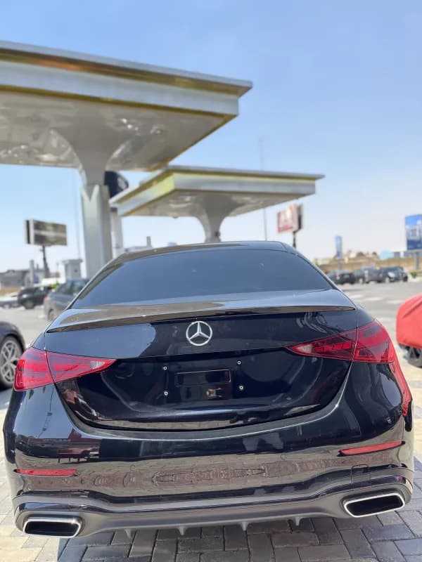 مرسيدس بنز C200 2025 ايه ام جي أسود أوتوماتيك — مستعملة
