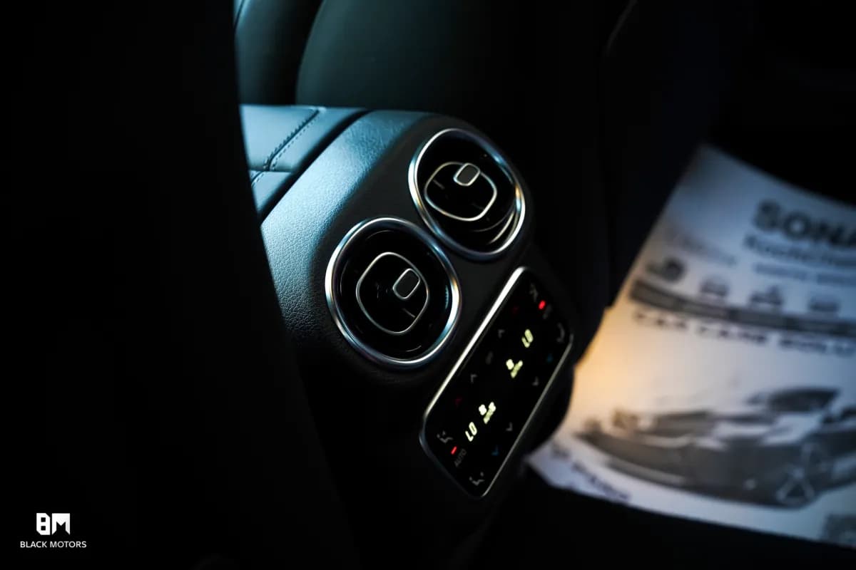 مرسيدس بنز GLC 300 2026 اي ام جي كوبيه أسود أوتوماتيك — جديدة