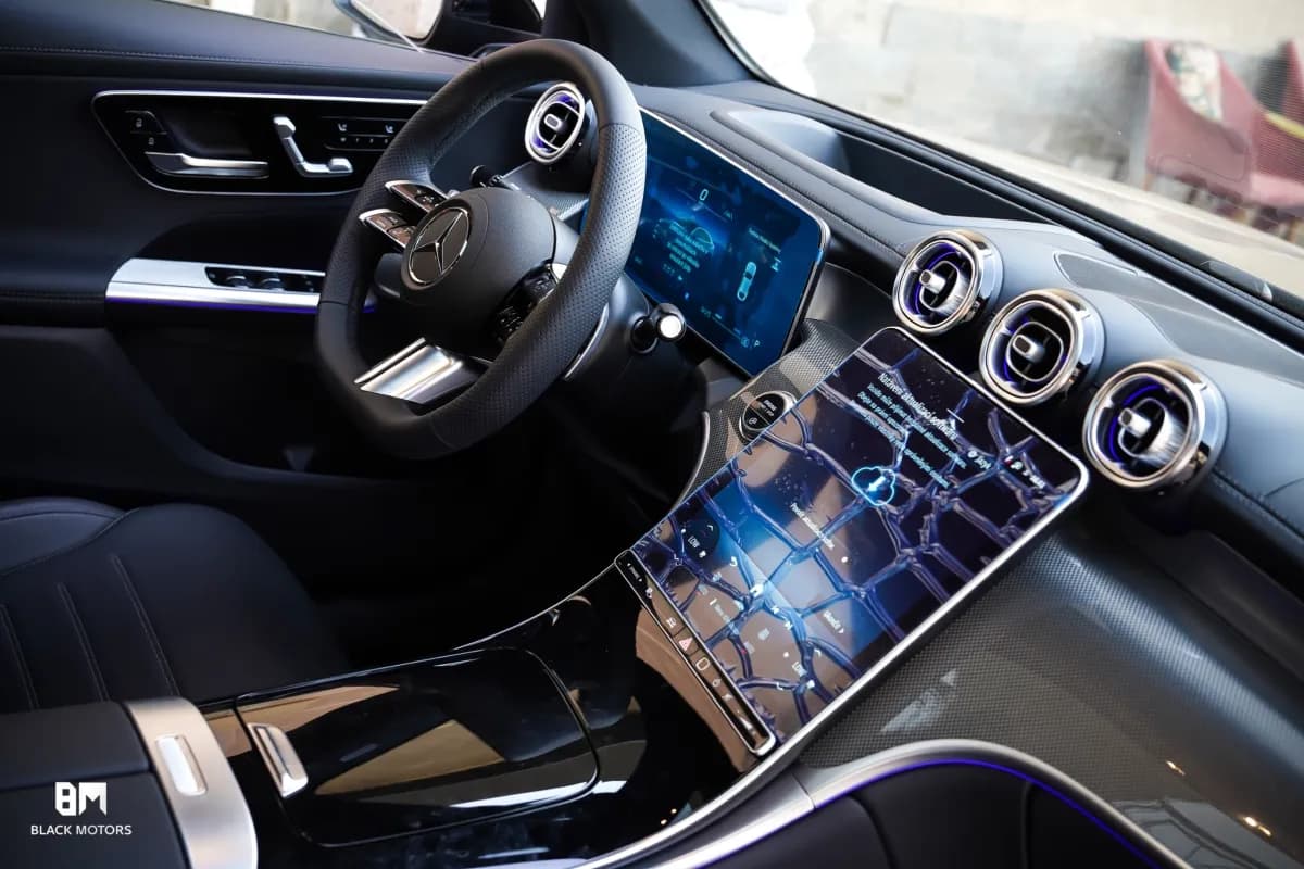 مرسيدس بنز GLC 300 2026 اي ام جي كوبيه أسود أوتوماتيك — جديدة