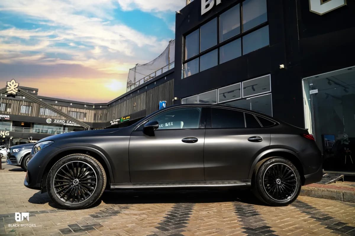 مرسيدس بنز GLC 300 2026 اي ام جي كوبيه أسود أوتوماتيك — جديدة