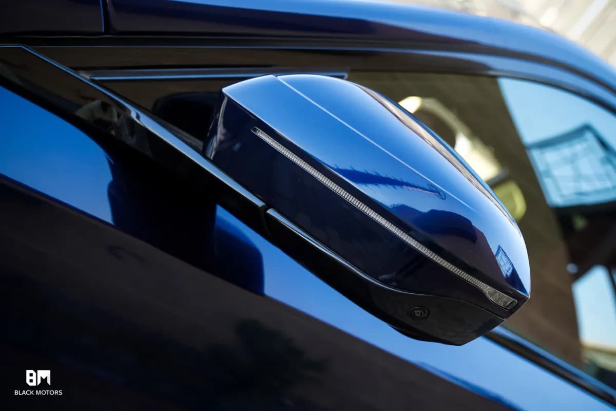 بي ام دبليو 520i 2025 ام سبورت أزرق أوتوماتيك — جديدة