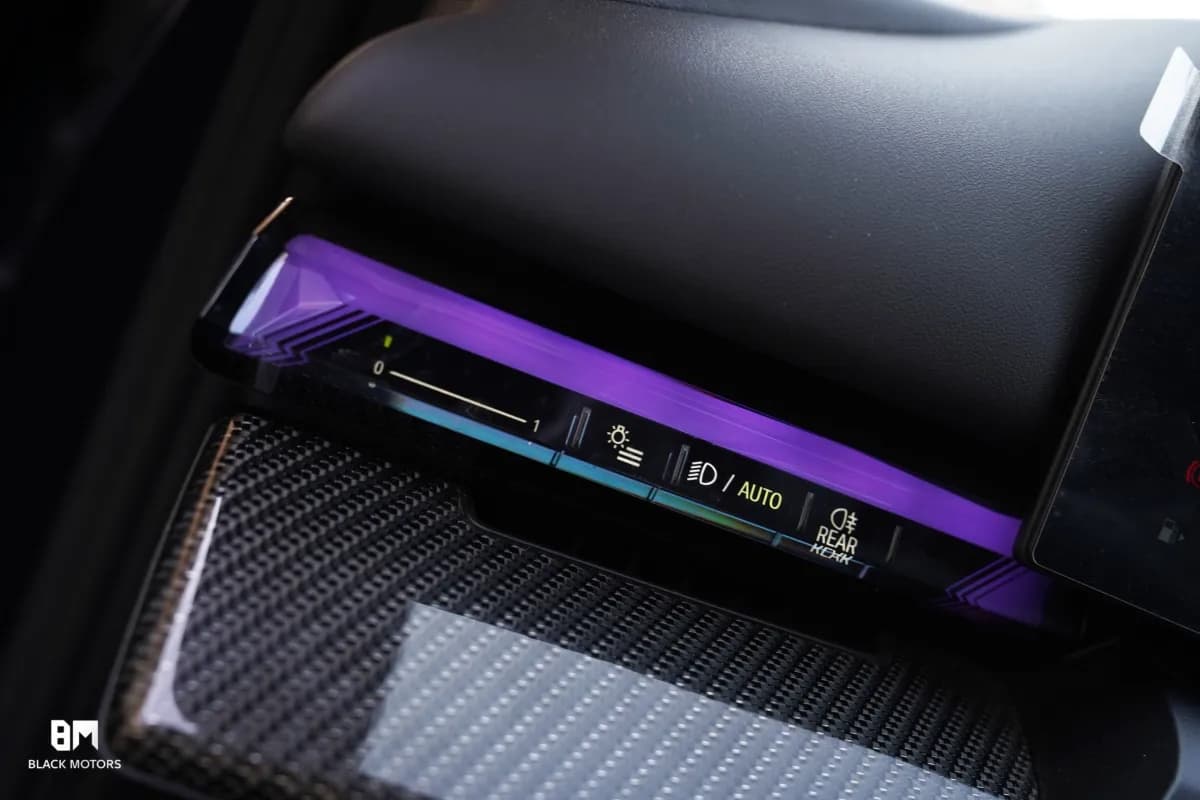 بي ام دبليو 520i 2025 ام سبورت أزرق أوتوماتيك — جديدة