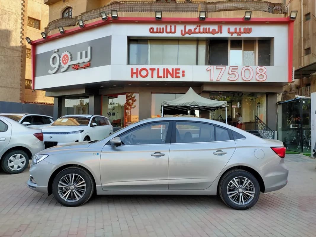 ام جي 5 2026 لاكشري فضي أوتوماتيك — جديدة