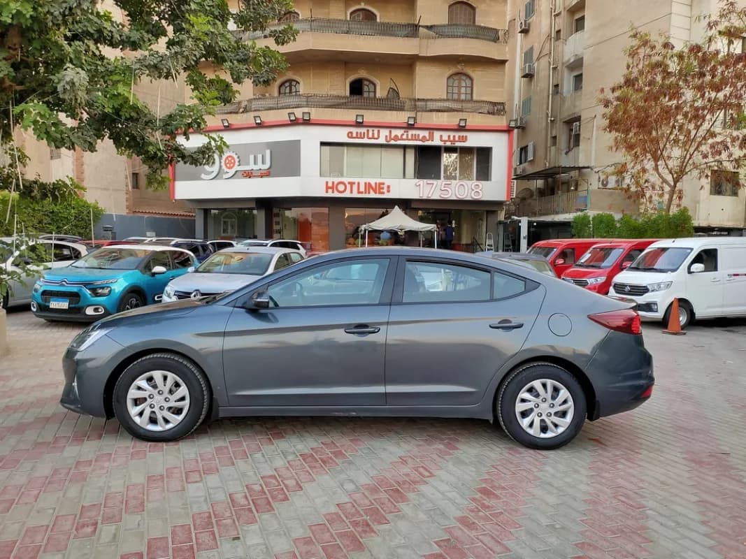 هيونداي إلنترا أي دي 2019 A/T / SMART رمادي إسمنتي أوتوماتيك — مستعملة