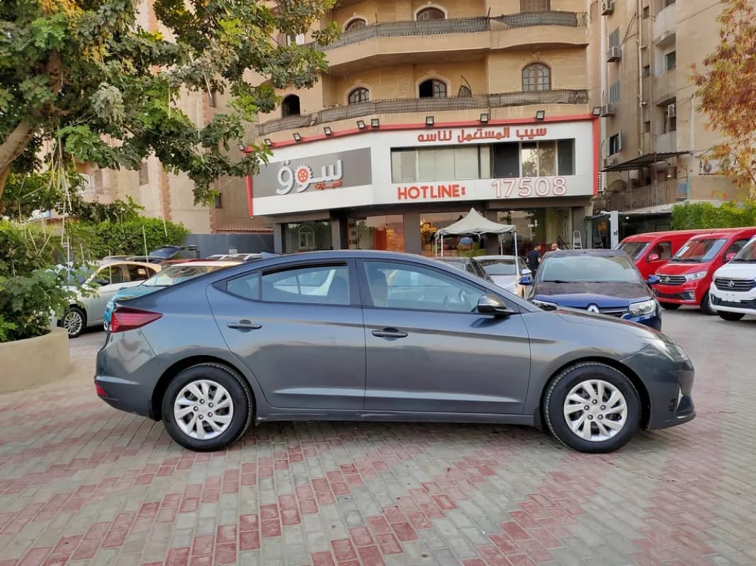 هيونداي إلنترا أي دي 2019 A/T / SMART رمادي إسمنتي أوتوماتيك — مستعملة