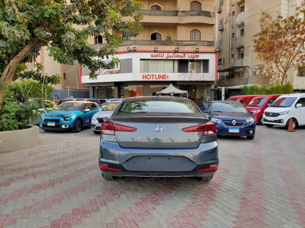 هيونداي إلنترا أي دي 2019 A/T / SMART رمادي إسمنتي أوتوماتيك — مستعملة