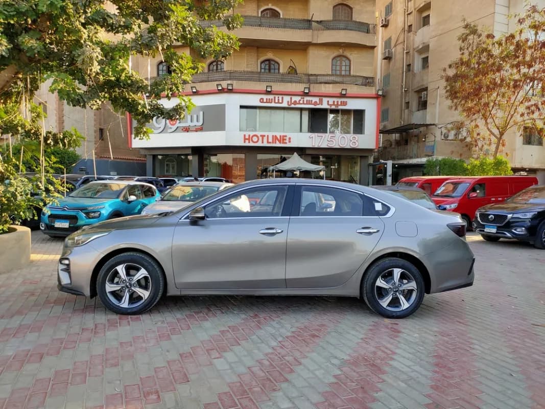 كيا جراند سيراتو 2019 ال اكس اف اوه فضي أوتوماتيك — مستعملة