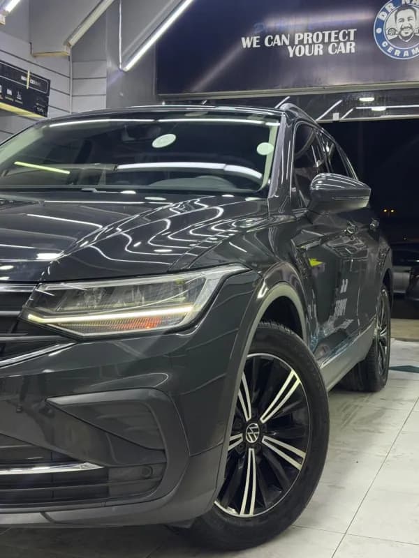 Volkswagen Tiguan 2024 Highline Gray Automatic — Used