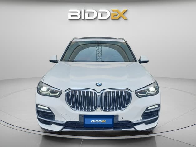 بي ام دبليو X5 2020 ام سبورت أبيض أوتوماتيك — مستعملة