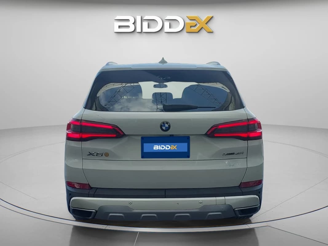 بي ام دبليو X5 2020 ام سبورت أبيض أوتوماتيك — مستعملة
