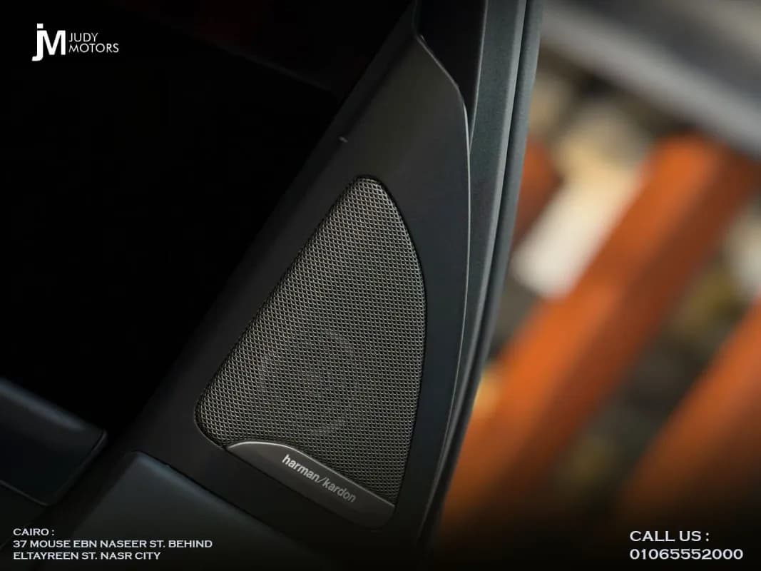 بي ام دبليو X7 2025 ام 60 اي أبيض أوتوماتيك — مستعملة