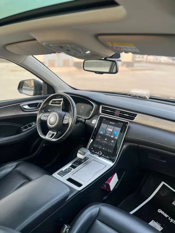 MG RX5 2025 Luxury Black Automatic — Used