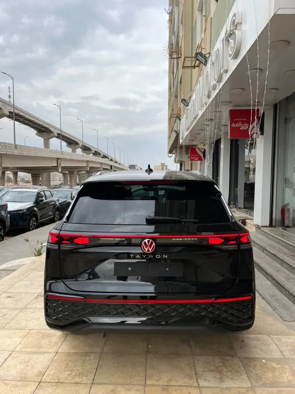 فولكس فاجن Tayron 2026 ار لاين أسود أوتوماتيك — جديدة