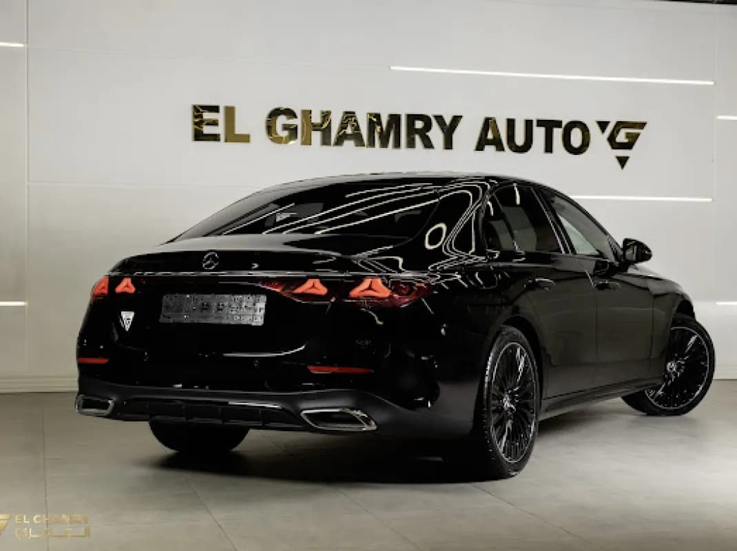 مرسيدس بنز E200 2026 بريميوم أسود أوتوماتيك — جديدة