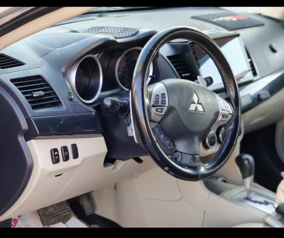 Mitsubishi Lancer 2016 Highline Champagne Automatic — Used