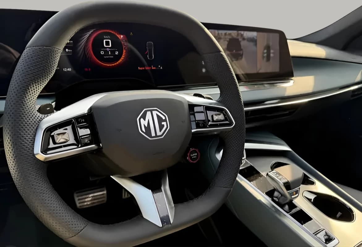 ام جي MG7 2025 لاكشري أخضر أوتوماتيك — جديدة
