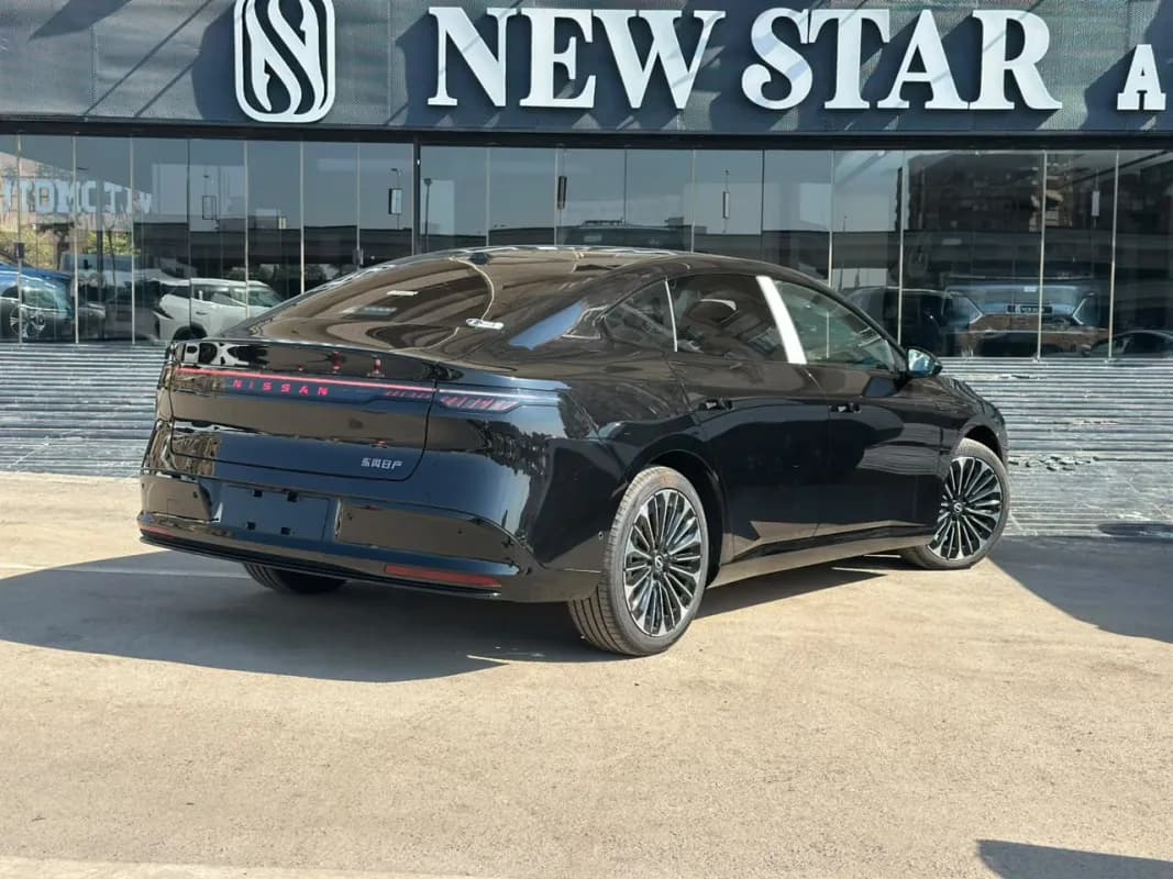 Nissan N7 2025 Long Range Black Automatic — New