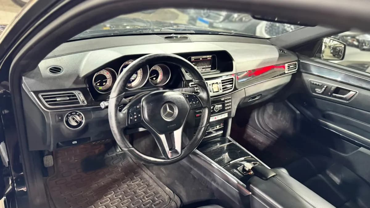 Mercedes-Benz E200 2016 Avantgrade Black Automatic — Used