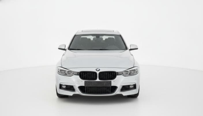 بي ام دبليو 320i 2019 ام سبورت فضي أوتوماتيك — مستعملة - 1