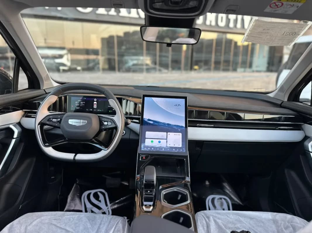 جيلي ستار راي 2025 بريميم أسود أوتوماتيك — جديدة