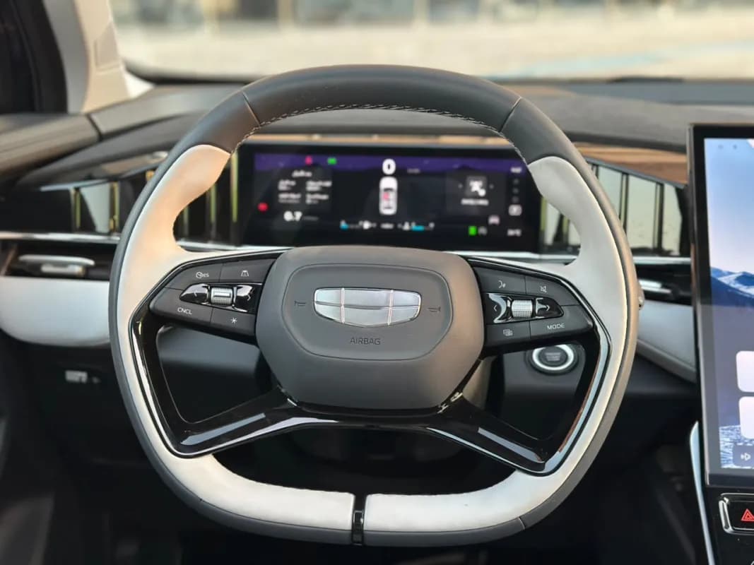 جيلي ستار راي 2025 بريميم أسود أوتوماتيك — جديدة