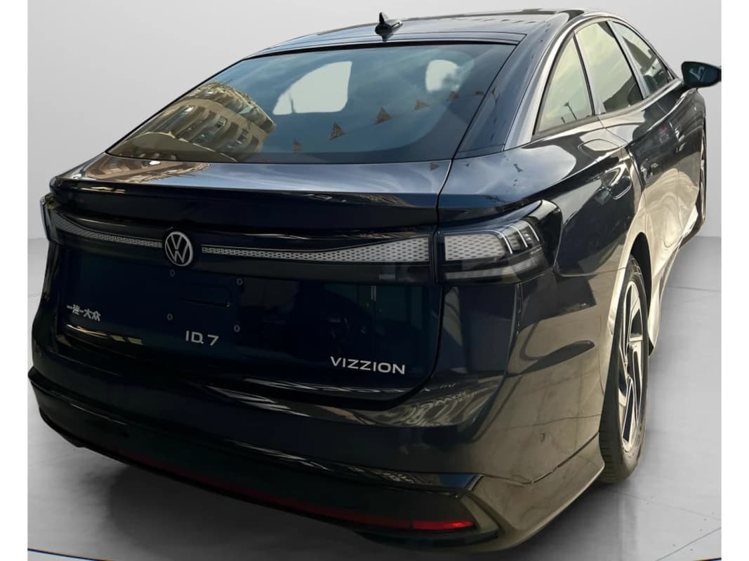 فولكس فاجن اي دي 7 2024 برو أسود أوتوماتيك — جديدة