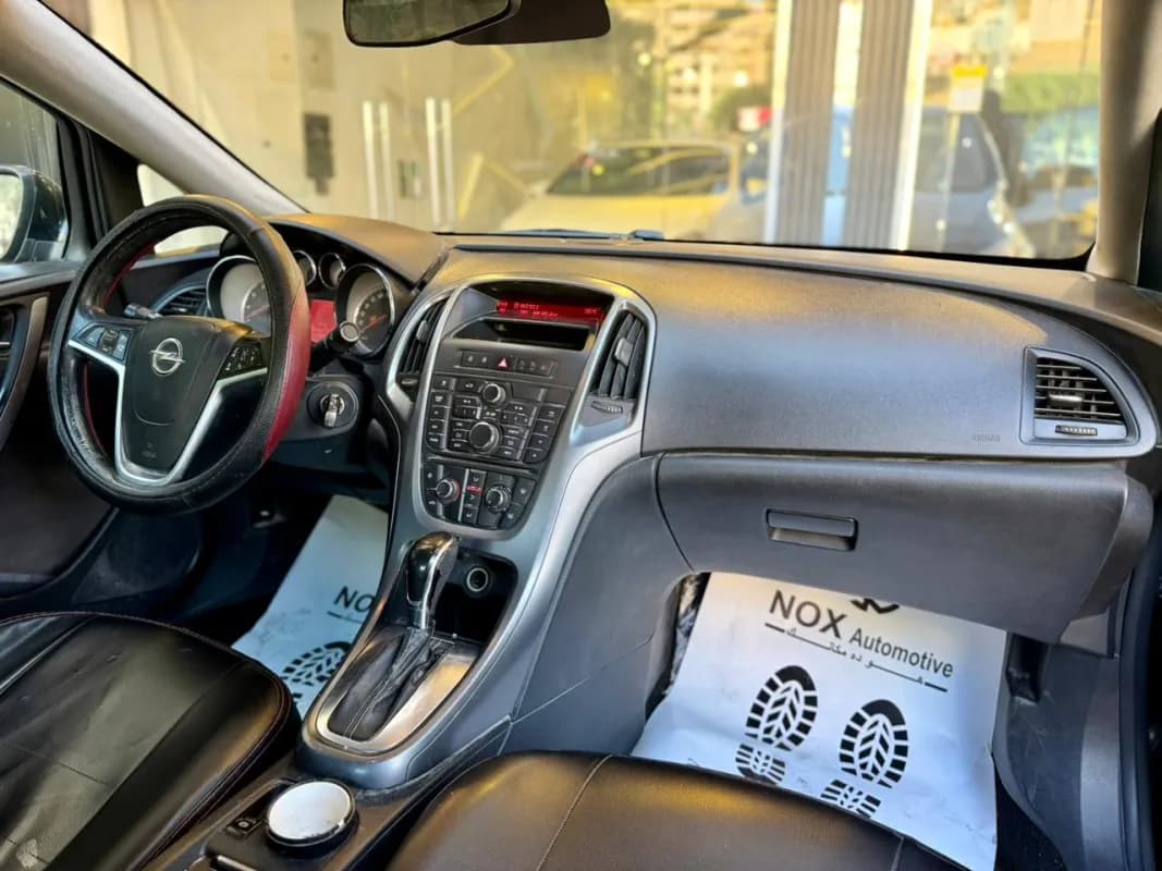 Opel Astra 2017 Cosmo Black Automatic — Used