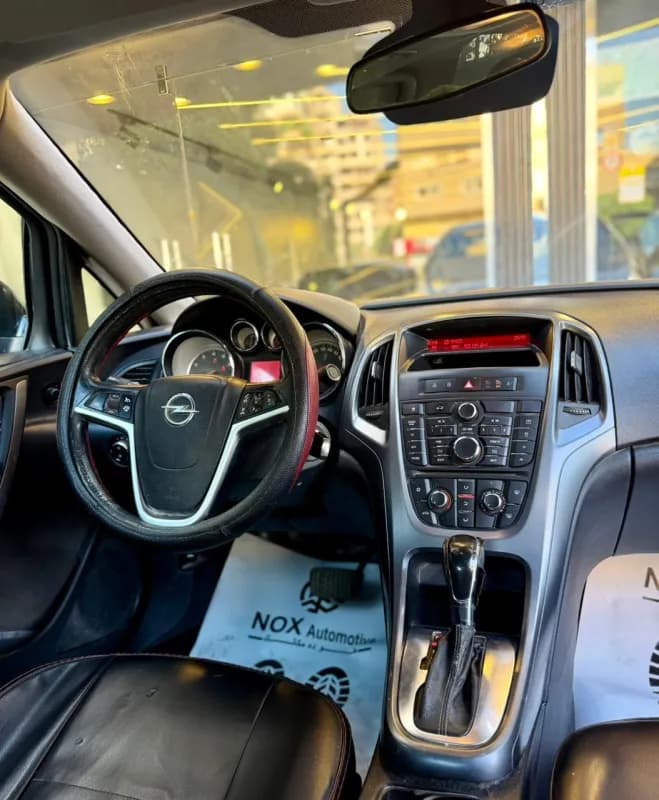 Opel Astra 2017 Cosmo Black Automatic — Used