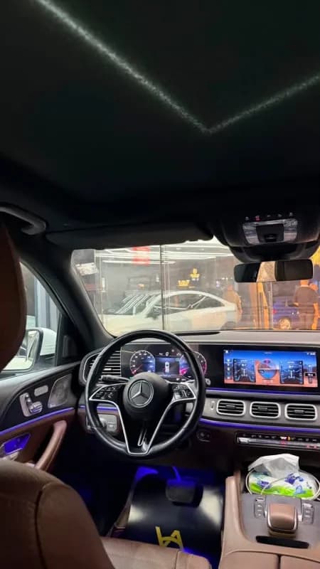 مرسيدس بنز GLE450 2024 ايه ام جي أبيض أوتوماتيك — مستعملة