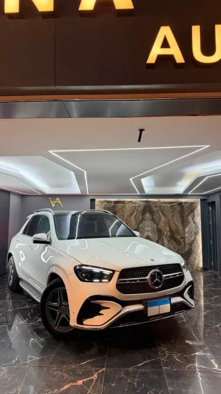 مرسيدس بنز GLE450 2024 ايه ام جي أبيض أوتوماتيك — مستعملة
