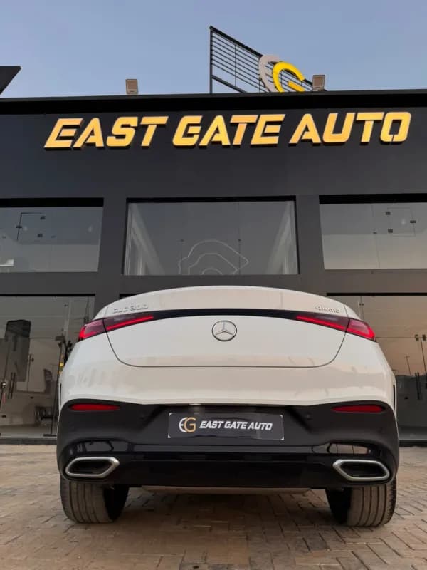 مرسيدس بنز GLC 300 2026 اي ام جي كوبيه أبيض أوتوماتيك — جديدة