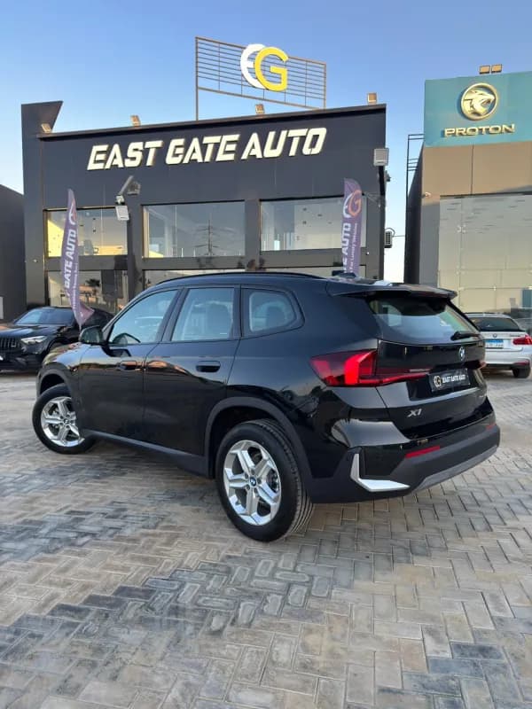 بي ام دبليو X1 2026 اس داريف أسود أوتوماتيك — جديدة