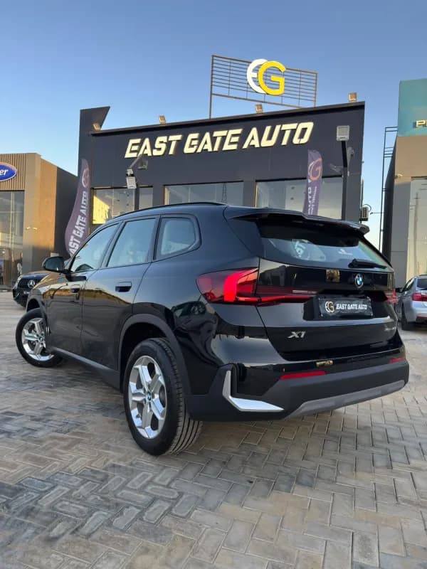 بي ام دبليو X1 2026 اس داريف أسود أوتوماتيك — جديدة