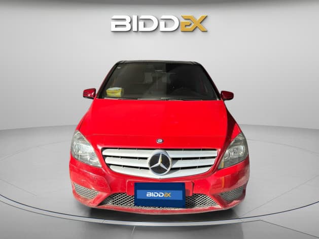 مرسيدس بنز B 200 2013 بروجرسف ديزاينو أحمر أوتوماتيك — مستعملة - 1