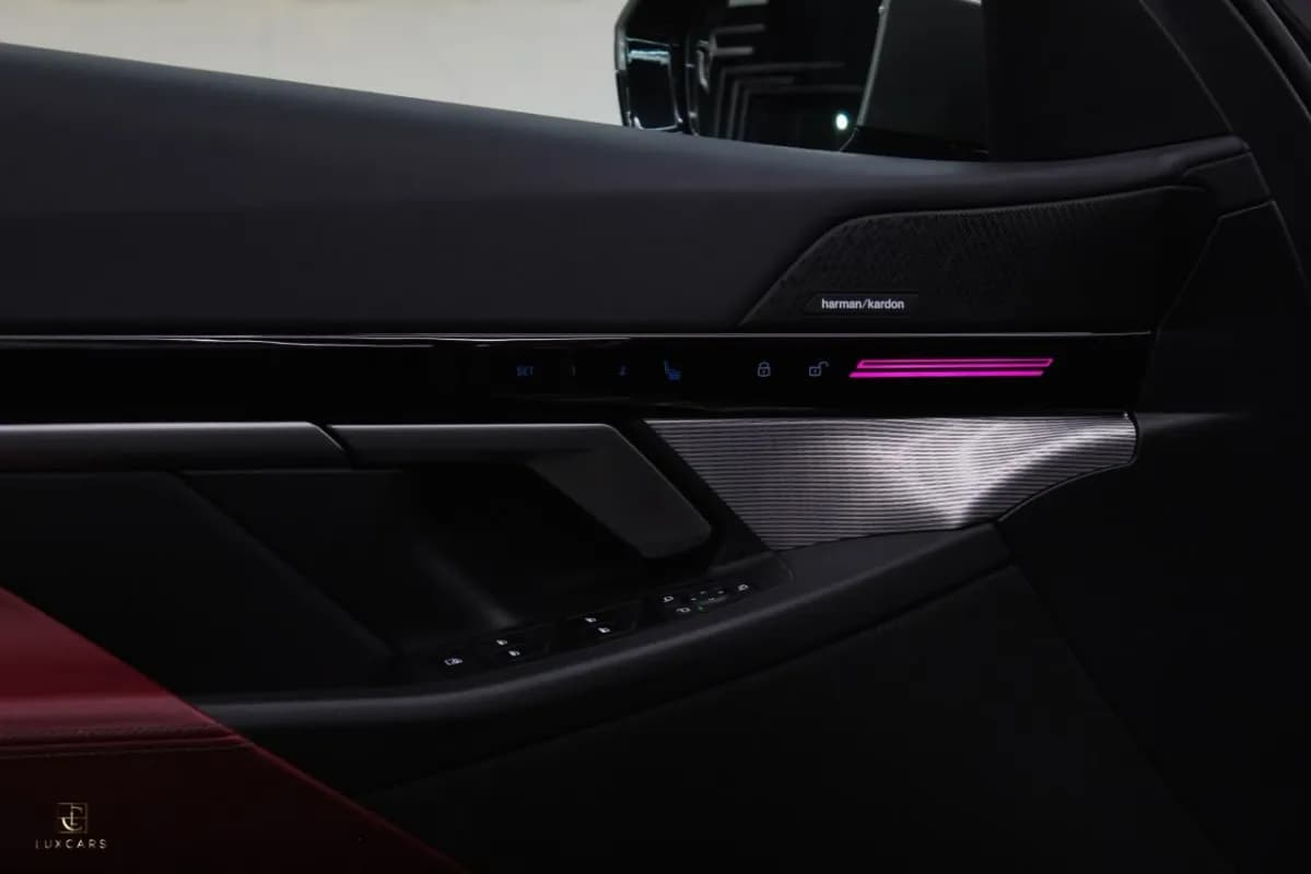 بي ام دبليو 520i 2024 ام سبورت فضي أوتوماتيك — مستعملة