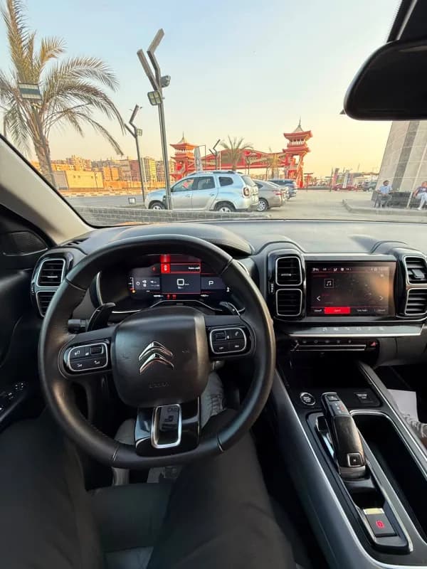 سيتروين C5 ايركروس 2022 شاين أسود أوتوماتيك — مستعملة