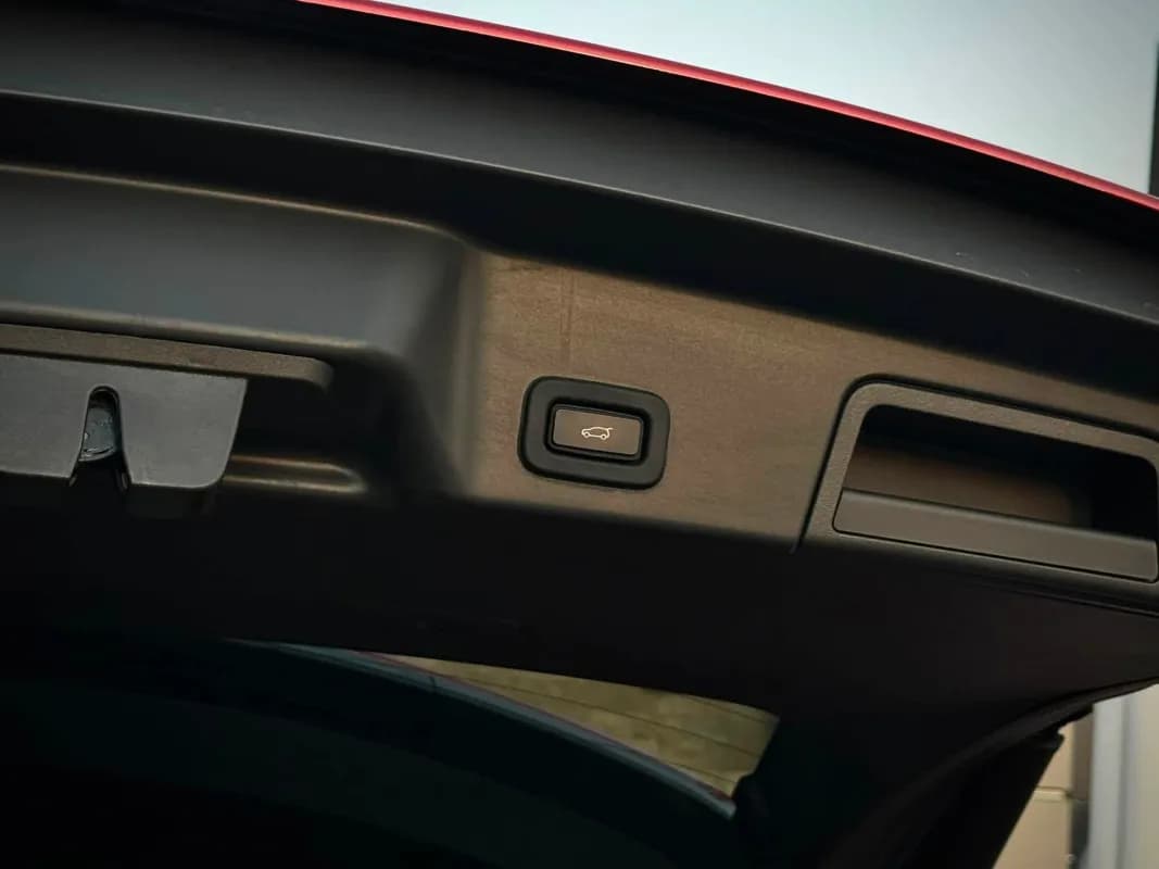 Range Rover Evoque 2022 R-Dynamic Red Automatic — Used