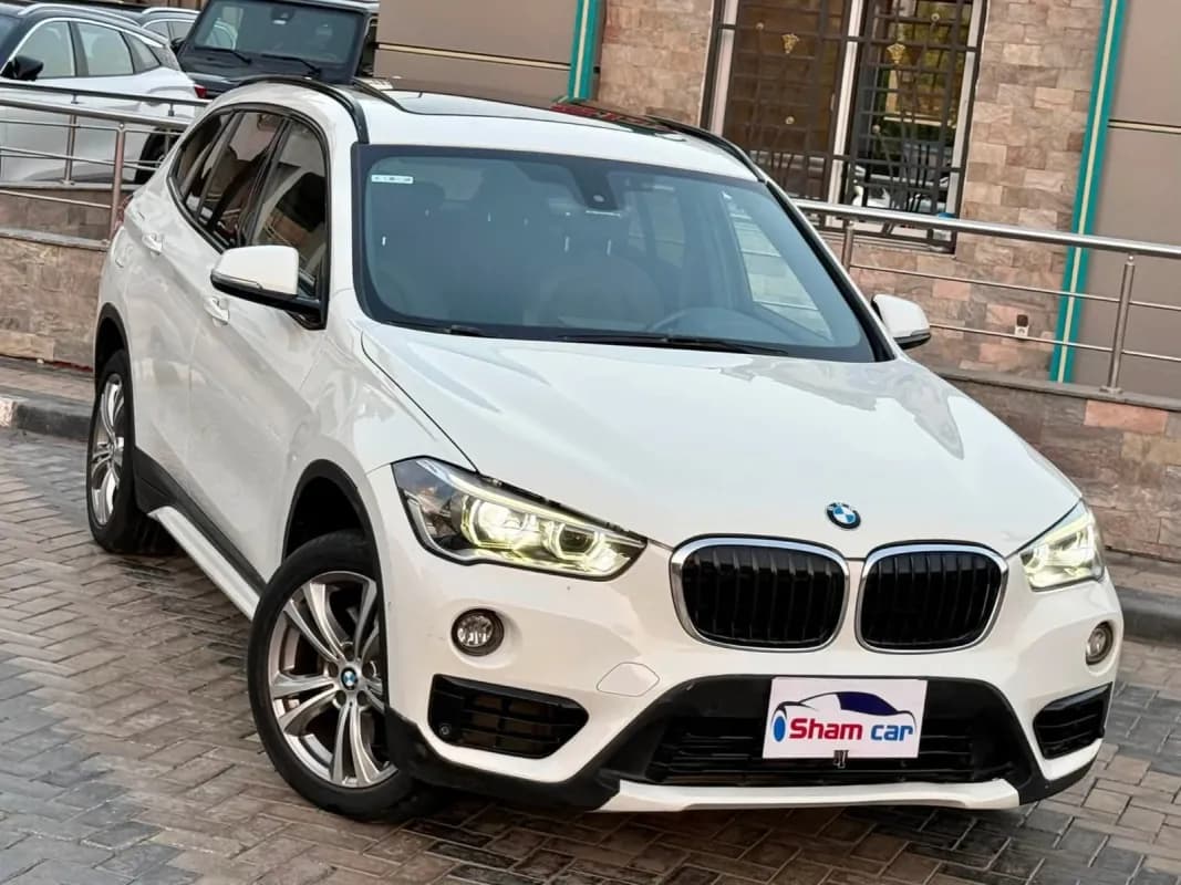 بي ام دبليو X1 2019 اس داريف أبيض أوتوماتيك — مستعملة