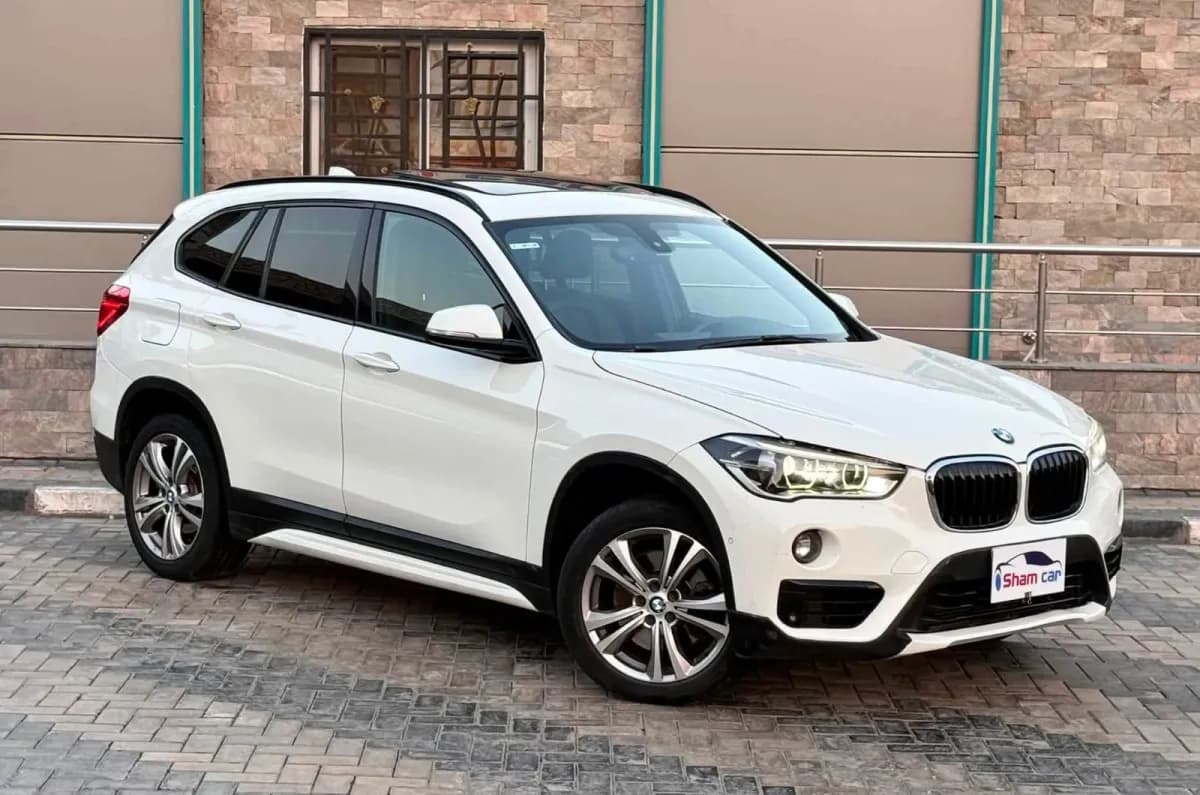 بي ام دبليو X1 2019 اس داريف أبيض أوتوماتيك — مستعملة
