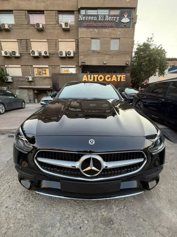 مرسيدس بنز C200 2025 افنتجراد أسود أوتوماتيك — مستعملة