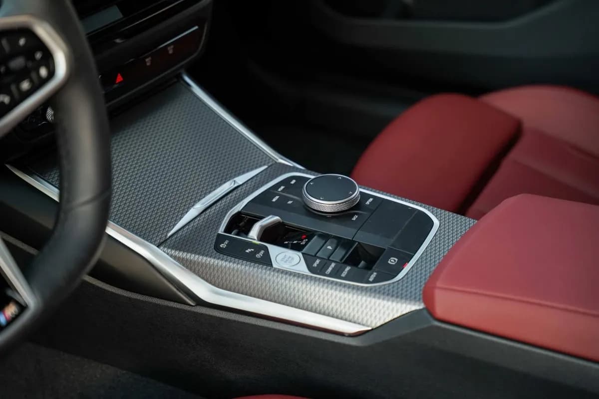 بي ام دبليو 320i 2026 ام سبورت رمادي ناردو أوتوماتيك — جديدة