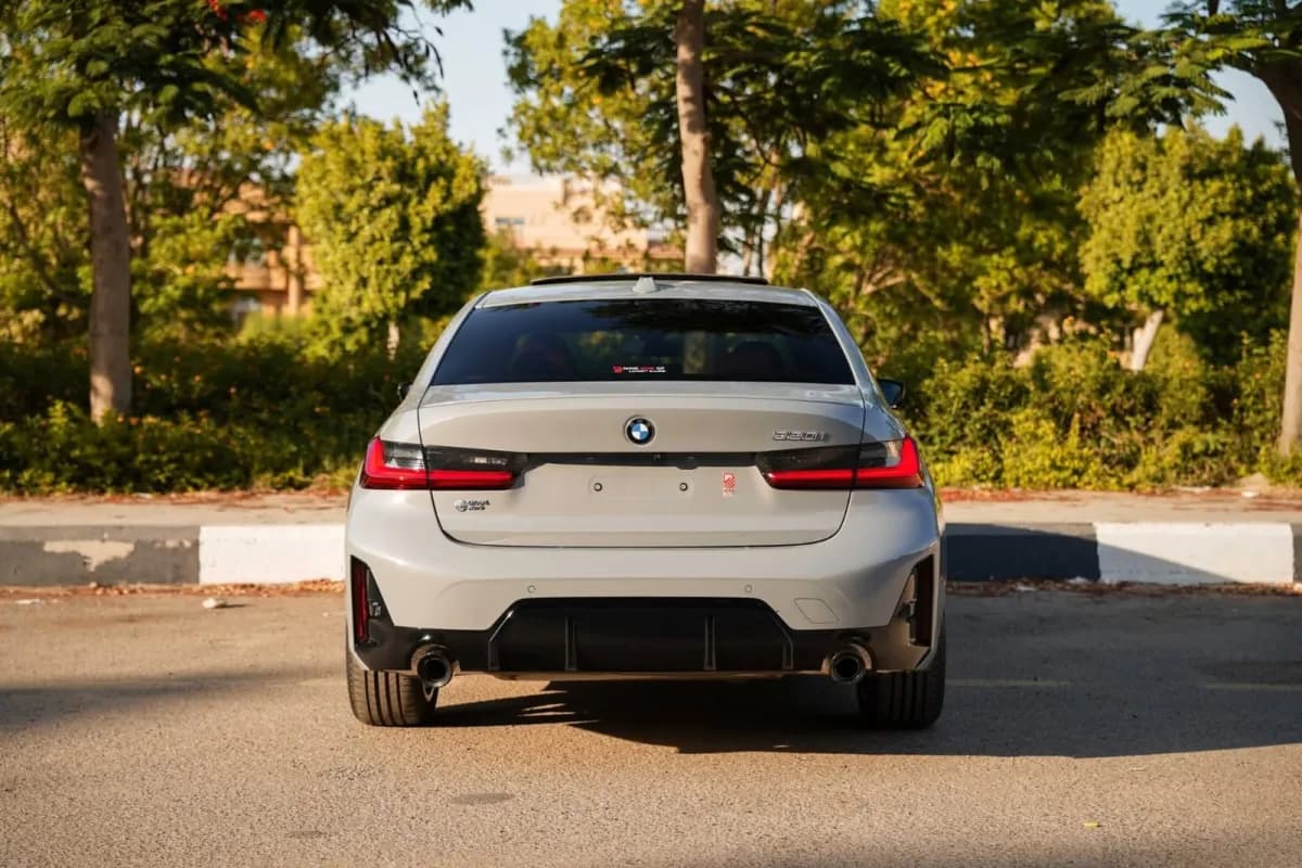 بي ام دبليو 320i 2026 ام سبورت رمادي ناردو أوتوماتيك — جديدة