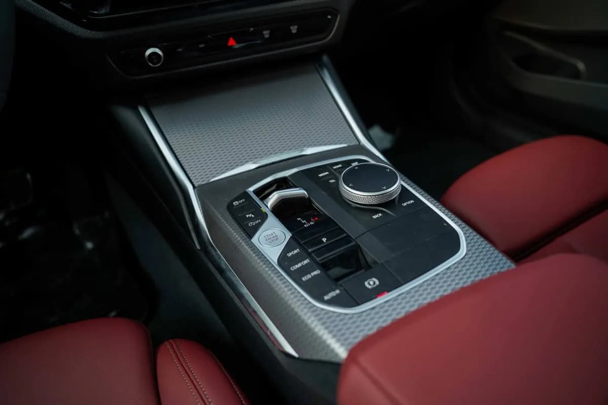 بي ام دبليو 320i 2026 ام سبورت رمادي ناردو أوتوماتيك — جديدة