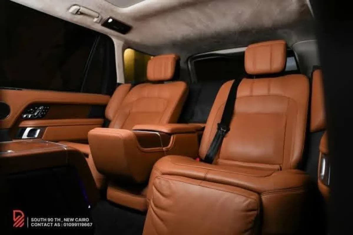 Range Rover VOGUE 2019 p400 Black Automatic — Used
