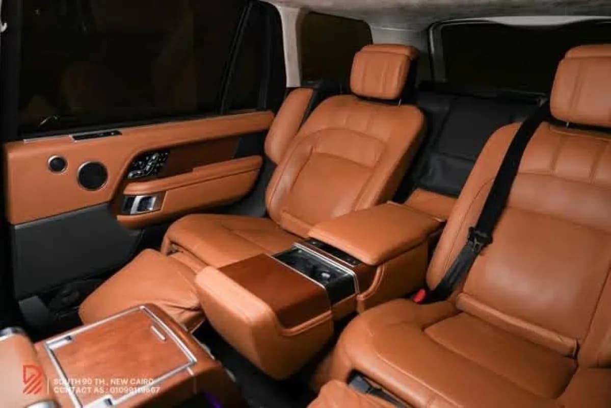 Range Rover VOGUE 2019 p400 Black Automatic — Used