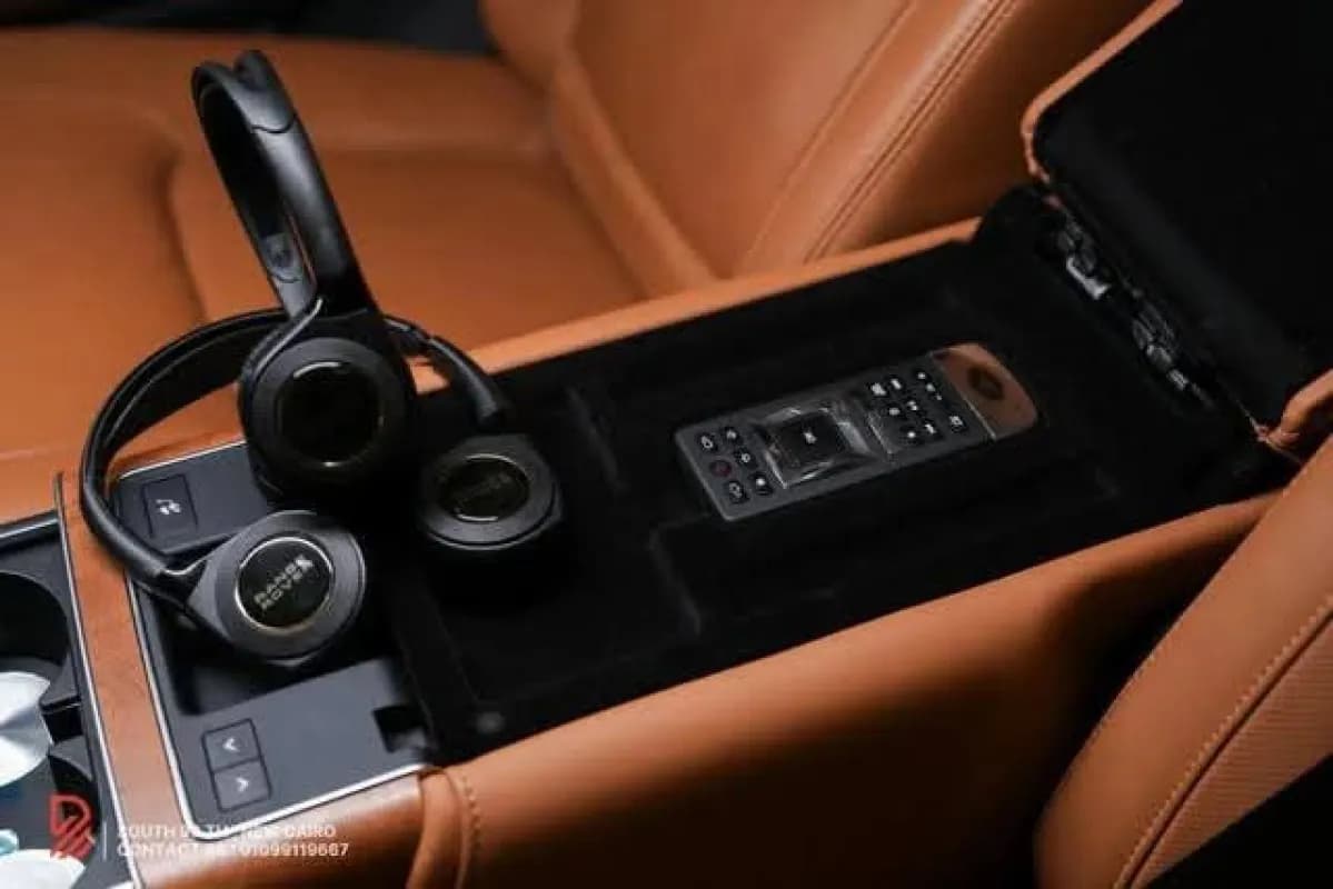 Range Rover VOGUE 2019 p400 Black Automatic — Used